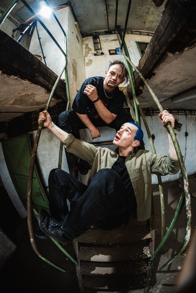 brixtn-vydavaji-novy-singl-poeti-a-junkies-a-miri-do-palace-akropolis