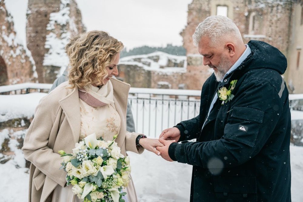 svatba-ktera-prekrocila-ramec-okamziku-ollie-rouckova-a-ondrej-martinec-na-hrade-pecka