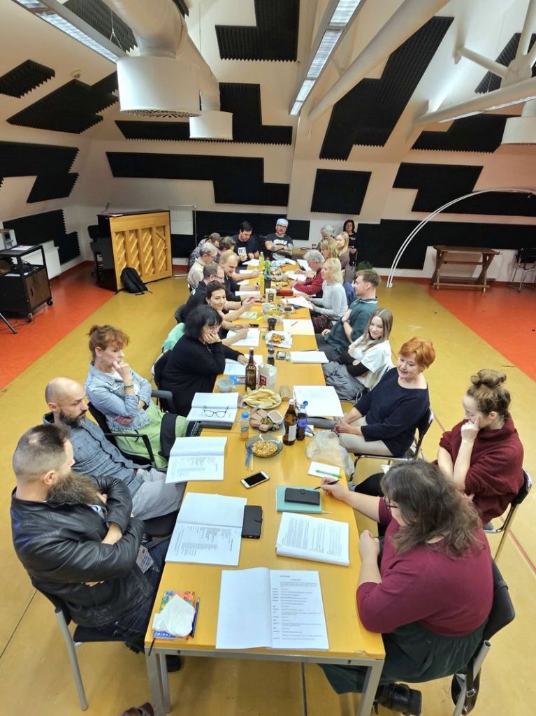 moravske-divadlo-olomouc-uvede-13-unora-premieru-inscenace-zvonik-u-matky-bozi