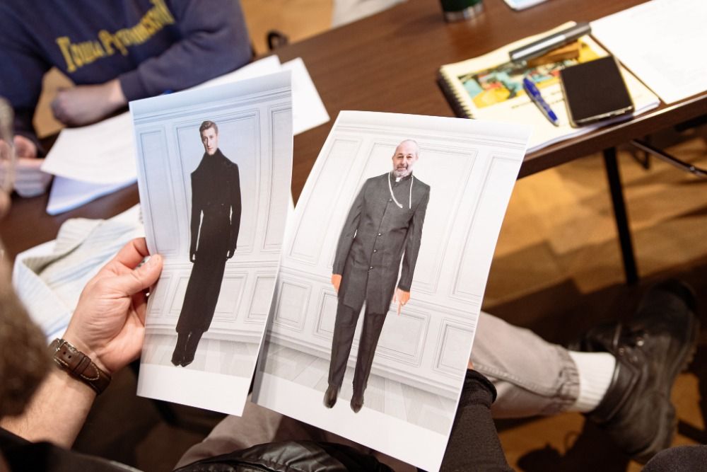 svandovo-divadlo-uvede-romea-a-julii-s-oskarem-hesem-a-anetou-kalertovou