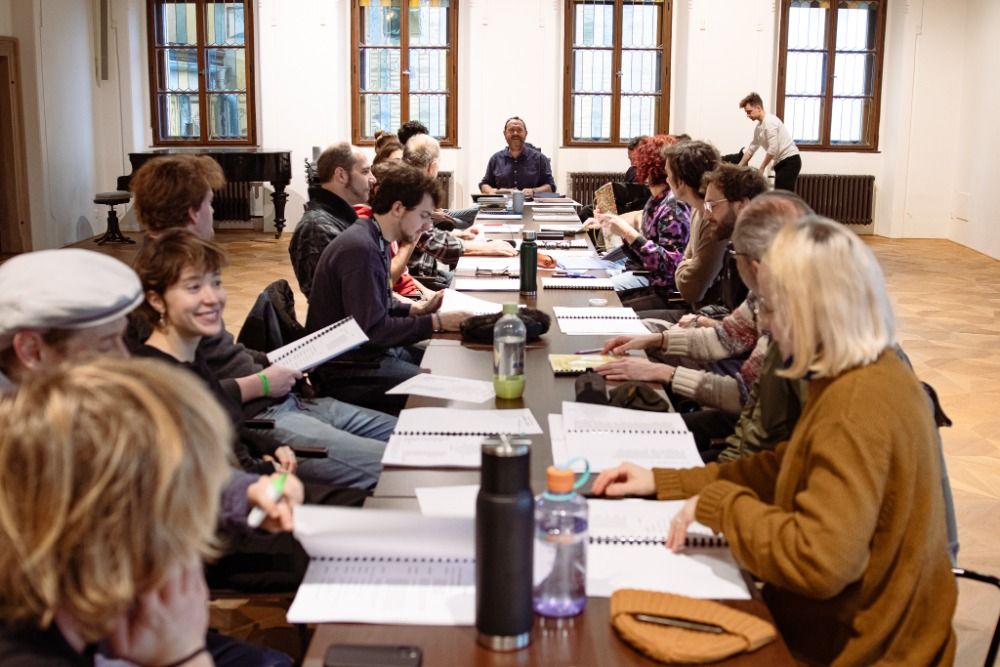 svandovo-divadlo-uvede-romea-a-julii-s-oskarem-hesem-a-anetou-kalertovou