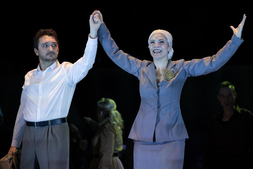 olomoucka-evita-uchvacuje-barvitym-pribehem-silou-hudby-a-inscenacni-krasou