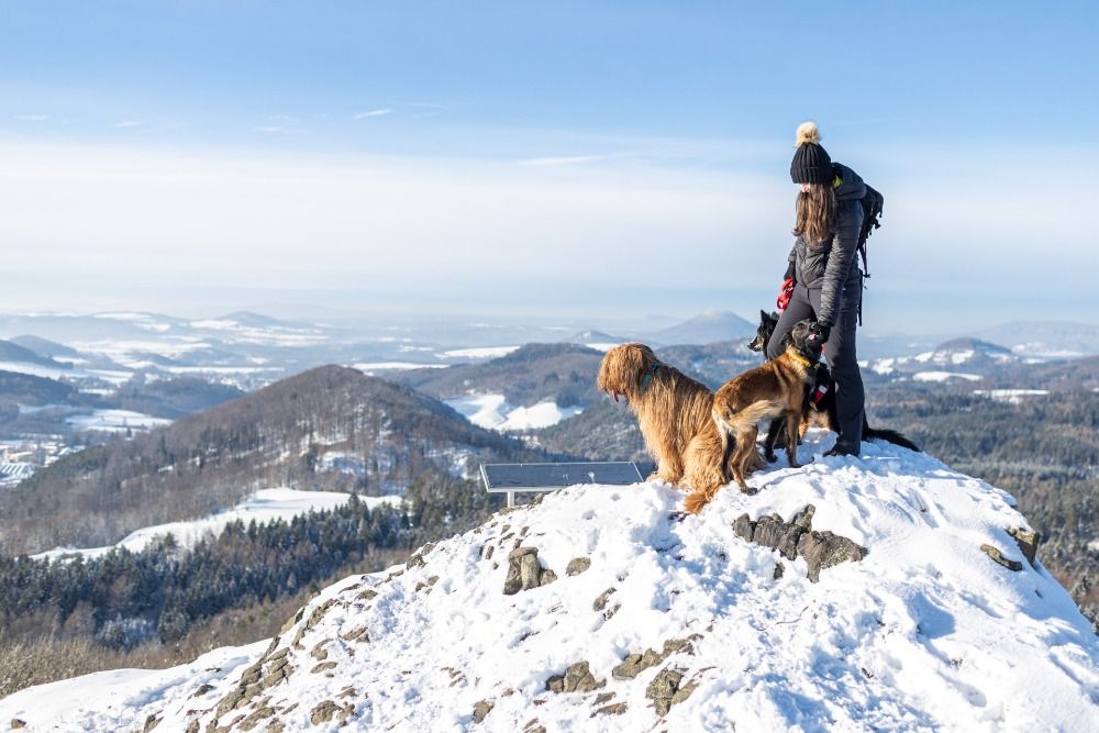 zimni-luzicke-hory-krajina-ticha-vyhledu-a-pomalych-kroku