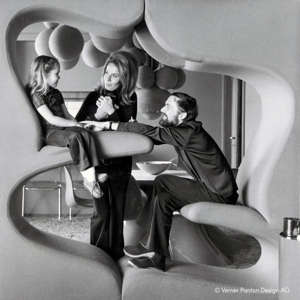verner-panton-100-let-vitra-slavi-a-uvadi-limitovanou-heart-cone-chair
