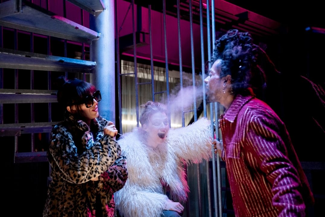 promena-lucie-vondrackove-v-kdyz-se-zhasne-je-ostrejsi-nez-kdy-driv