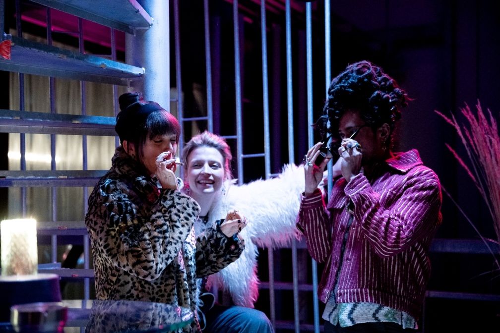 promena-lucie-vondrackove-v-kdyz-se-zhasne-je-ostrejsi-nez-kdy-driv