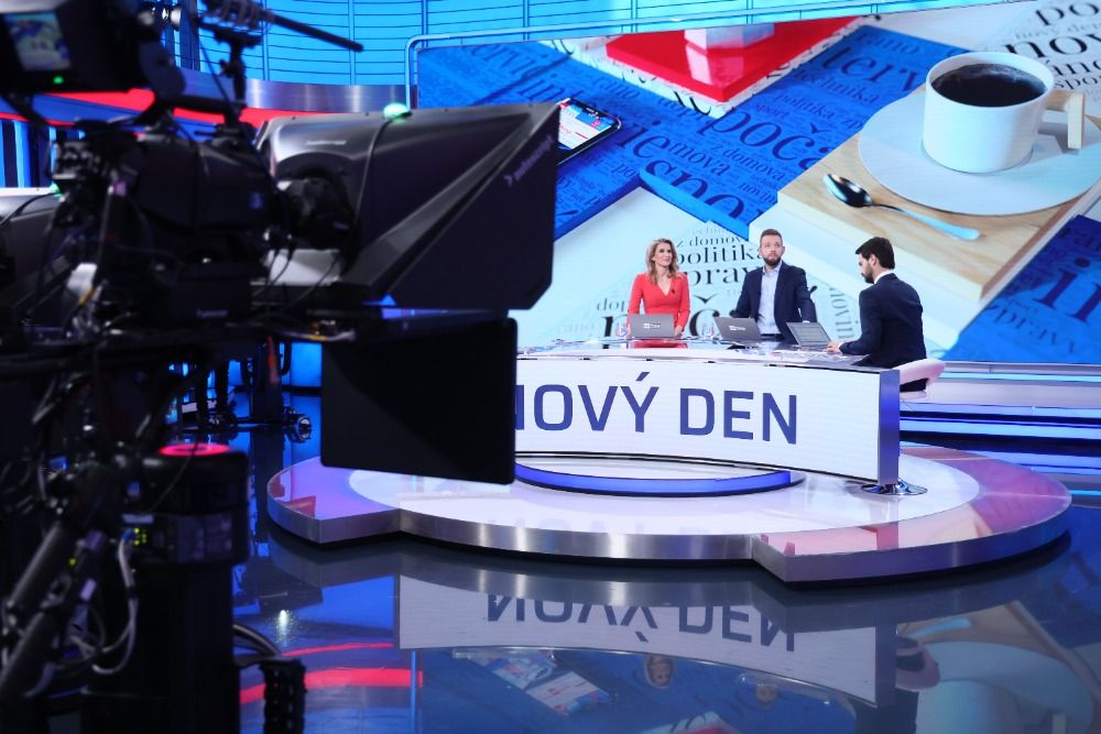 lenka-spillarova-se-vraci-na-obrazovku-novy-den-odstartuje-stylove-na-jeji-svatek