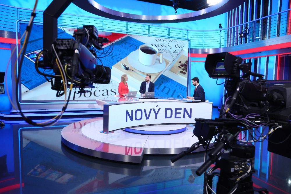 lenka-spillarova-se-vraci-na-obrazovku-novy-den-odstartuje-stylove-na-jeji-svatek