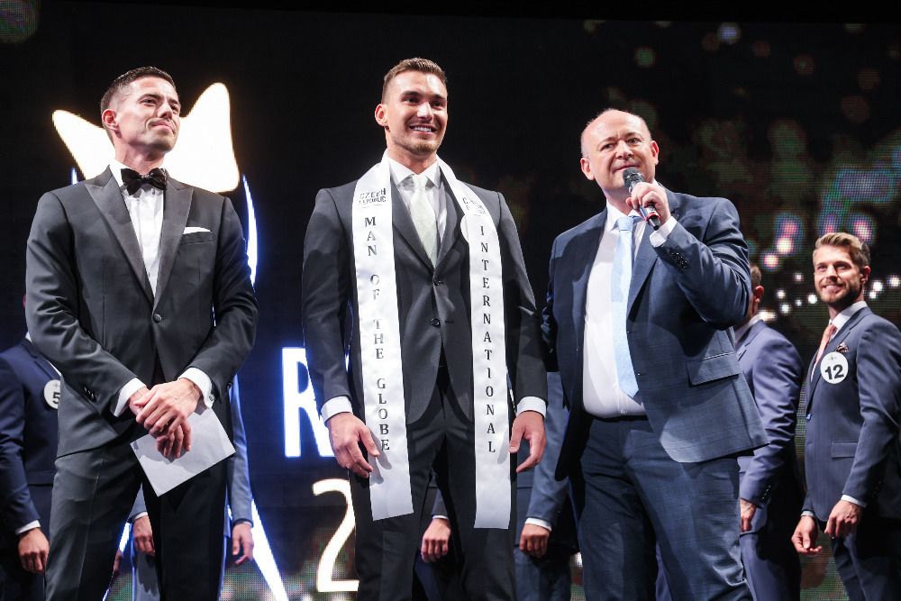 uspech-z-filipin-martin-cerny-okouzlil-porotu-a-odvazi-si-hned-tri-oceneni