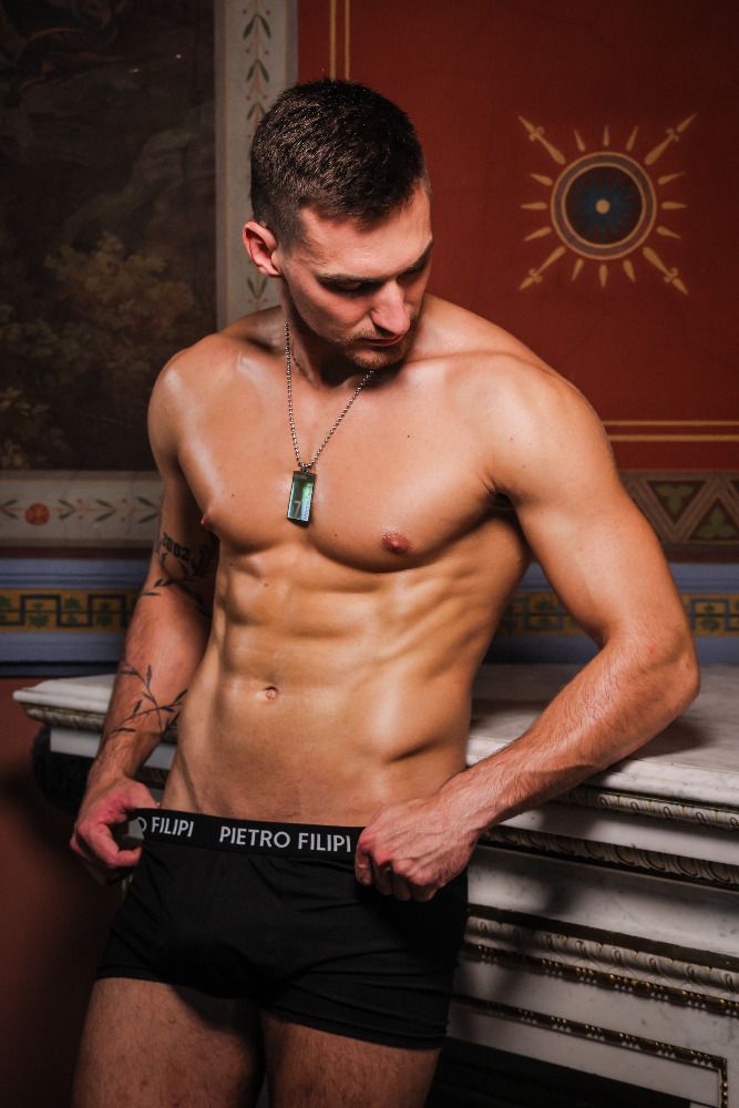 uspech-z-filipin-martin-cerny-okouzlil-porotu-a-odvazi-si-hned-tri-oceneni