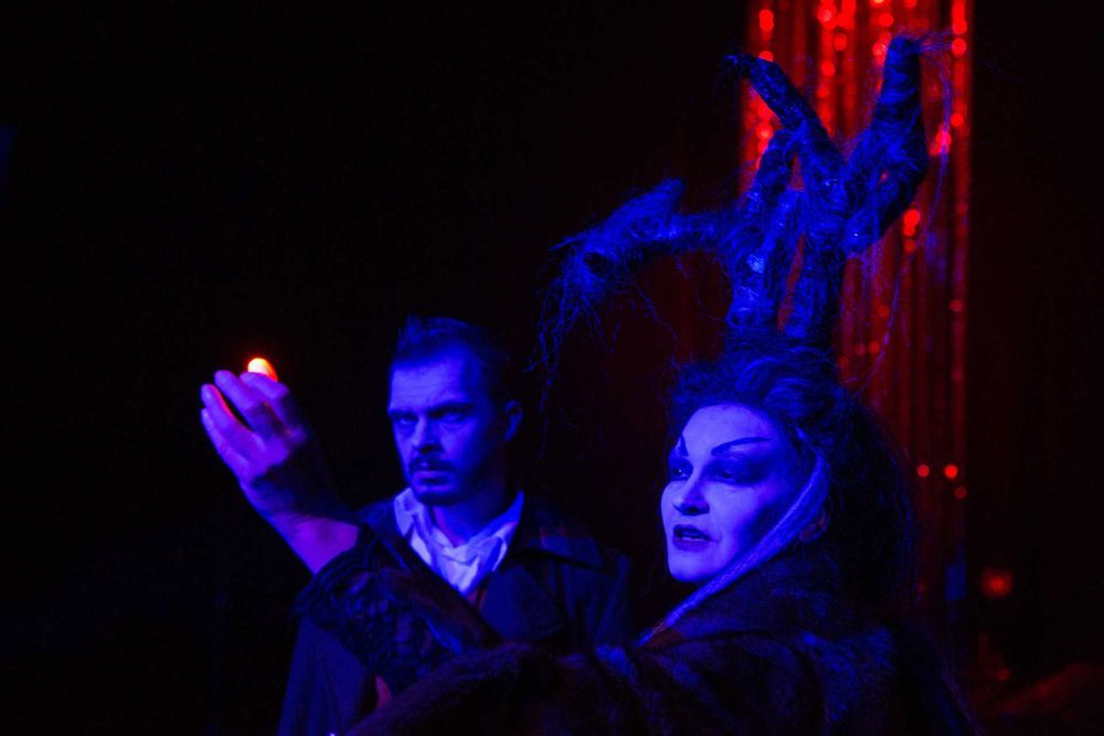 pohadka-hratky-s-certem-je-postavena-nejen-na-rohatych-ale-i-na-kontaktu-s-publikem