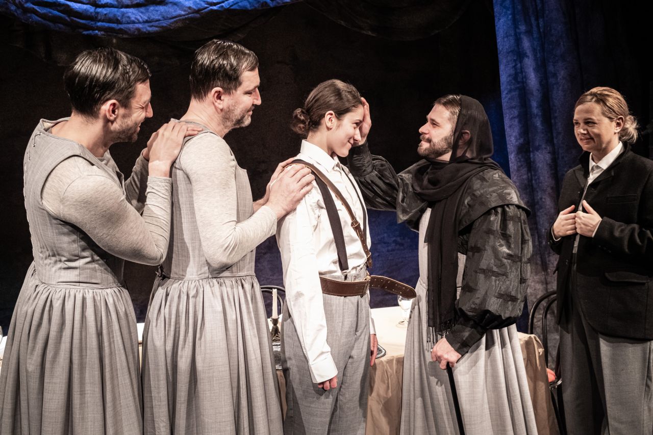 thornton-wilder-v-cinohernim-klubu-male-pribehy-velke-emoce