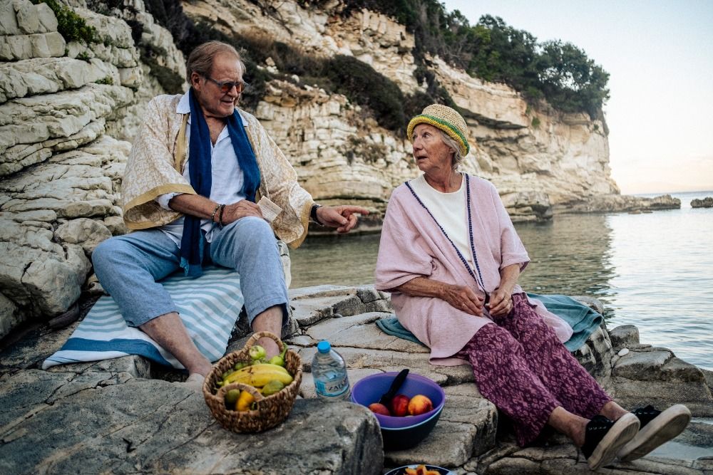 pet-svestek-sverakova-komedie-o-stari-ktere-ma-porad-chut-zit