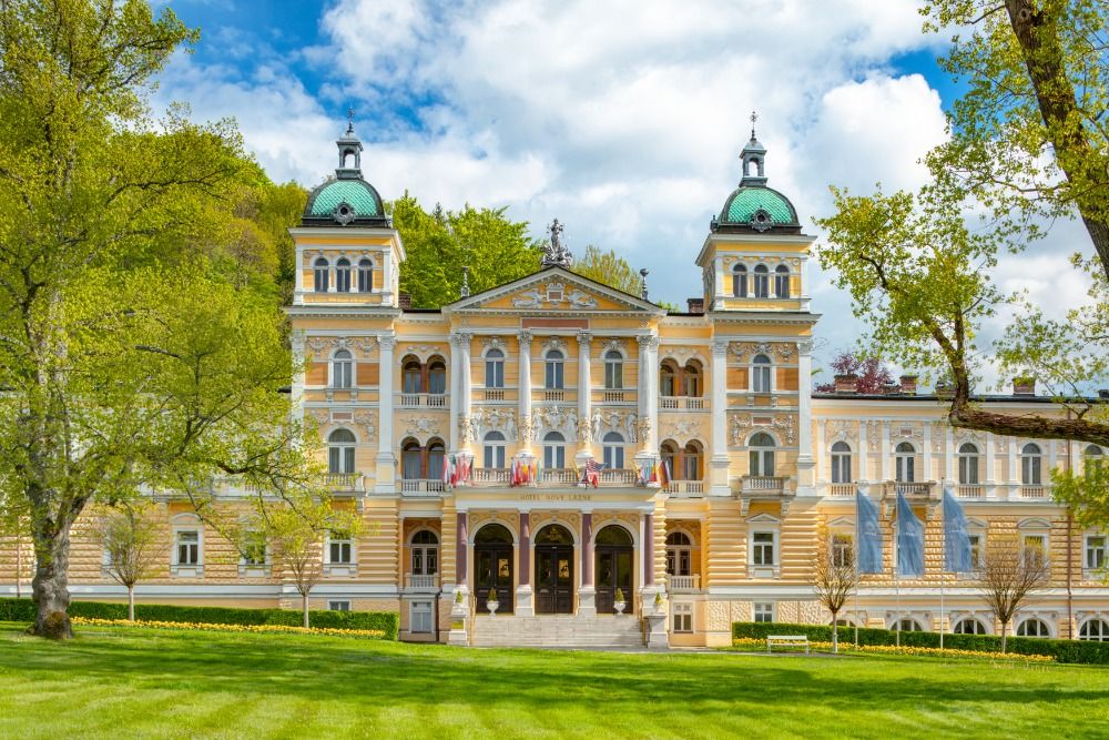 nove-lazne-130-let-noblesy-a-marianskolazenske-tradice