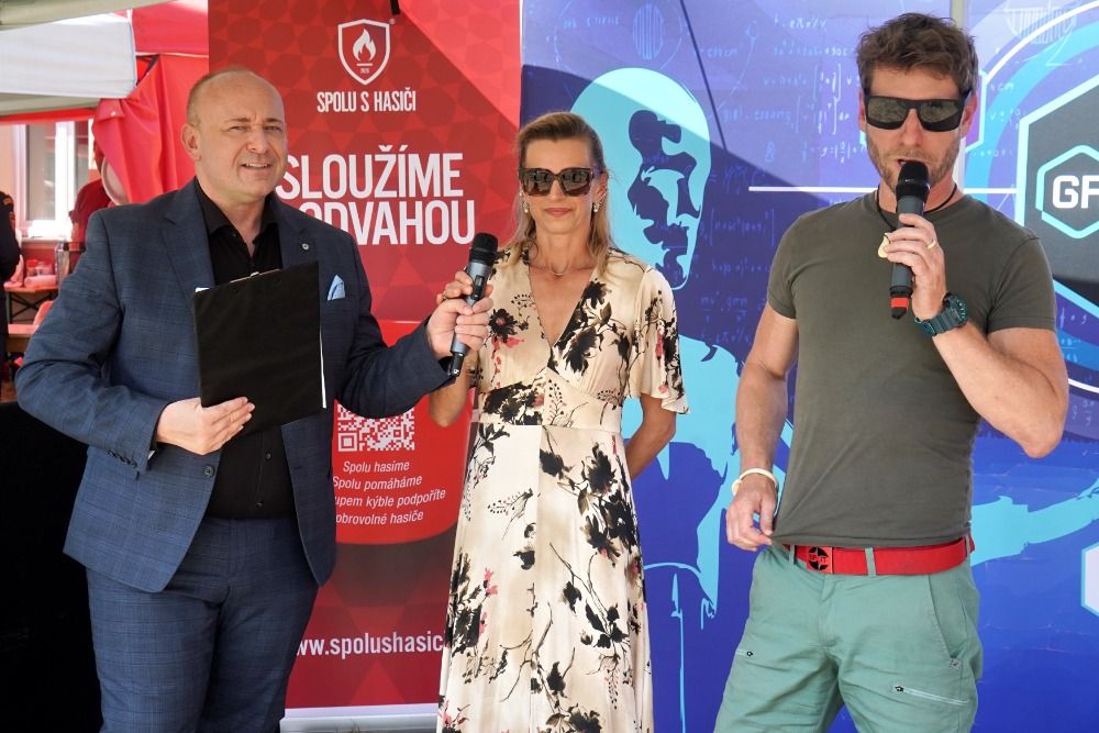 projekt-spolu-s-hasici-podporil-dobrovolne-hasice-v-neveklove-lesanech-a-netvoricich