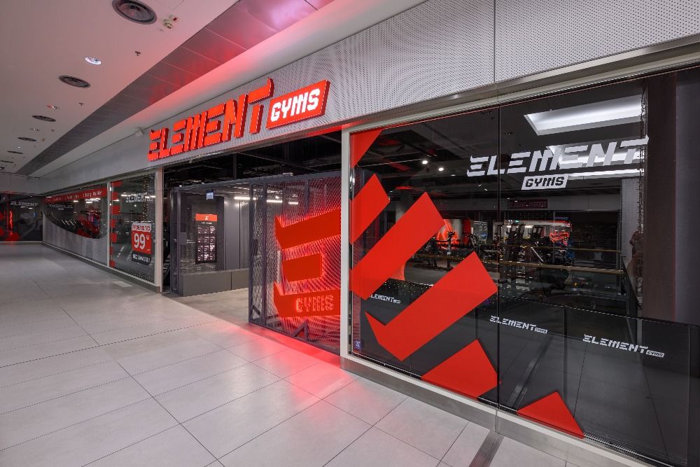 mytus-o-prilis-svalnate-postave-pada-silovy-trenink-zenam-prospiva