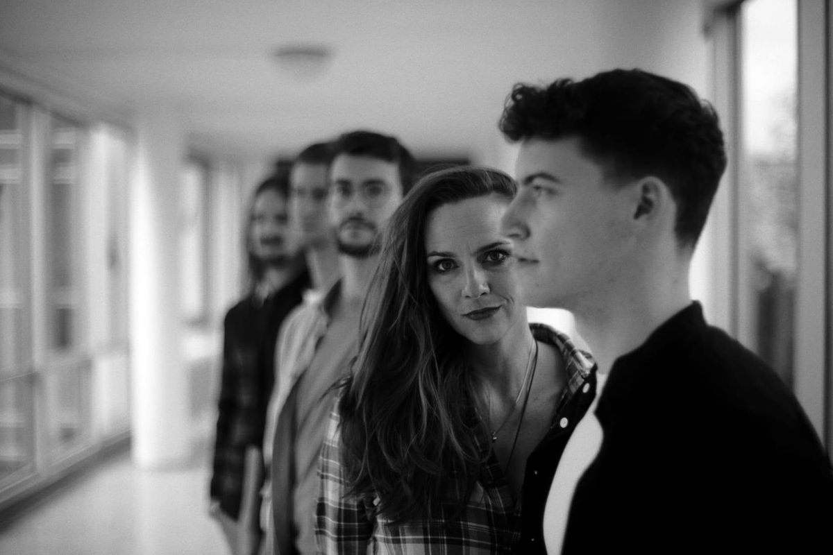 zlinska-herecka-cislo-jedna-marketa-holcmanova-zpiva-take-v-kapele-a-natocila-novy-film