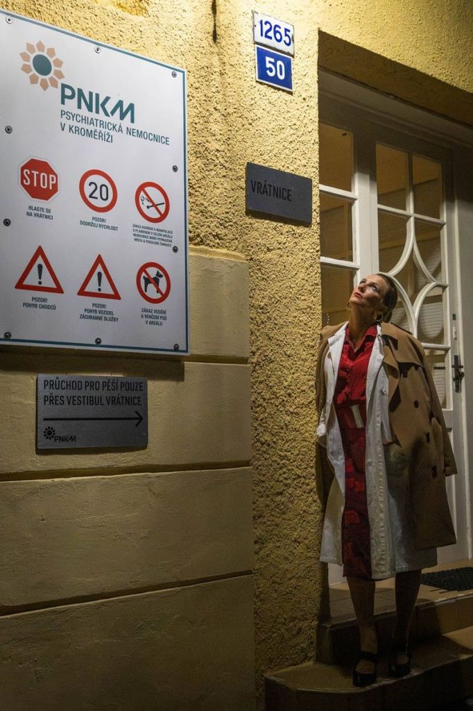 zlinska-herecka-cislo-jedna-marketa-holcmanova-zpiva-take-v-kapele-a-natocila-novy-film
