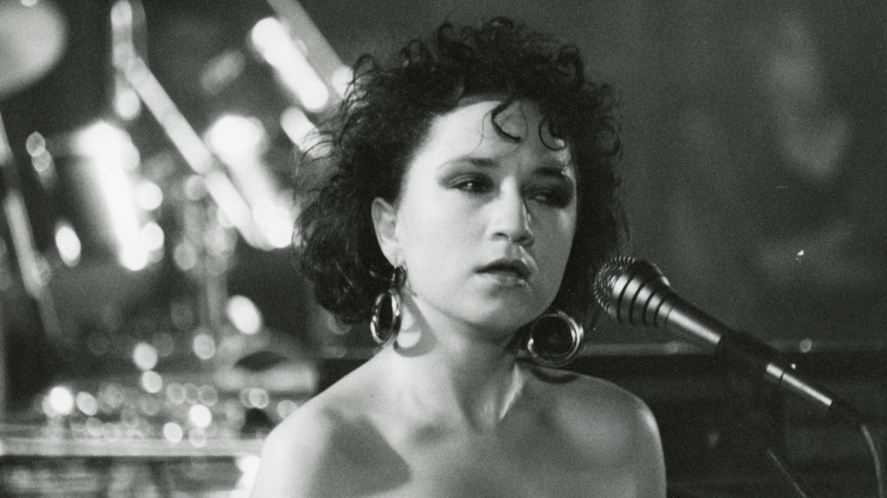 filmovy-dokument-bara-basikova-neni-jen-o-slavne-zpevacce-ale-i-o-normalni-zenske-a-milujici-mame