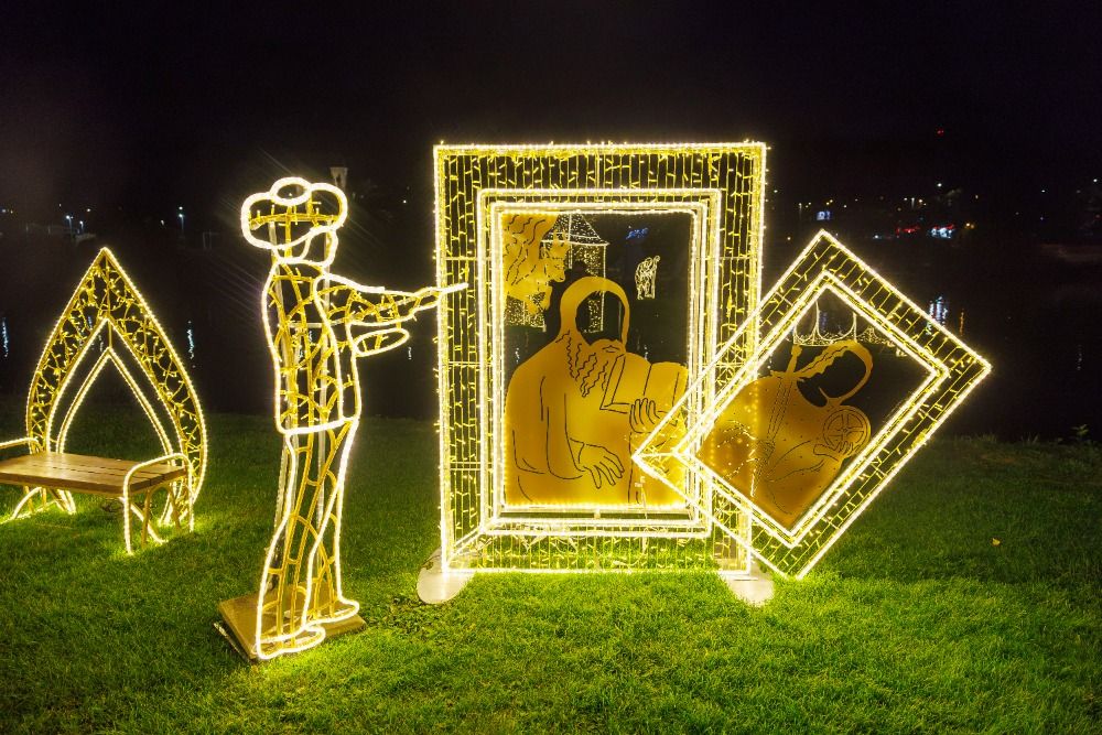 vecerni-prochazka-ceskymi-dejinami-story-of-lights-predstavi-karla-iv-novym-zpusobem