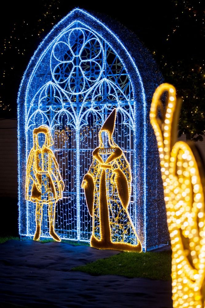 vecerni-prochazka-ceskymi-dejinami-story-of-lights-predstavi-karla-iv-novym-zpusobem