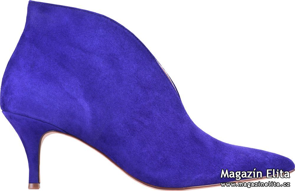 8752